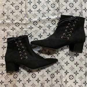 Black side zipper booties